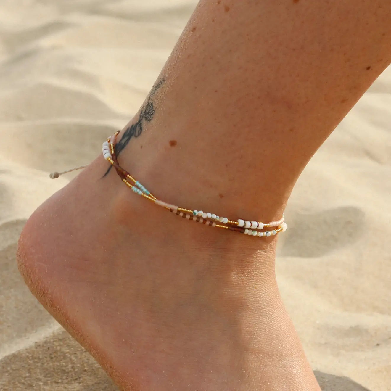 Goldene Stunde Bunte Perlenfußkette